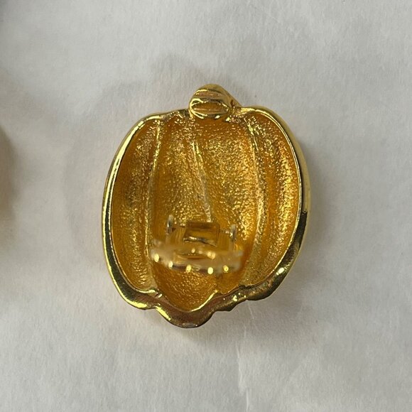 Vintage Gold Tone Chunky Clip On Earrings - Picture 3 of 4